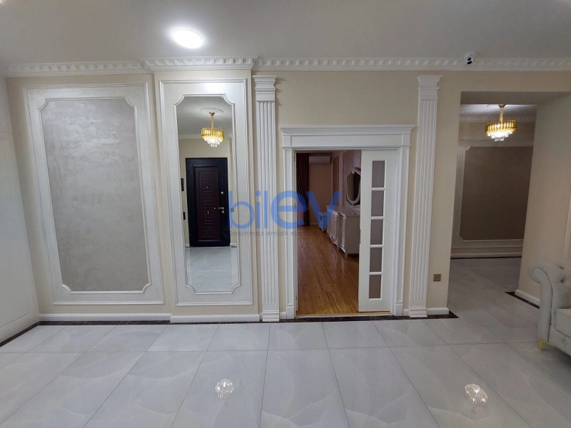 Satış 4 otaqlı Yeni Tikili bina evi  215m², Bakı