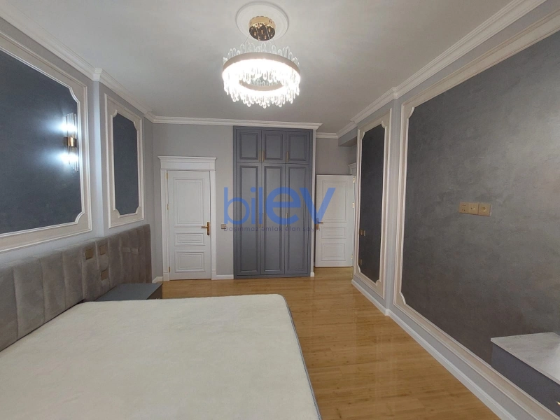 Satış 4 otaqlı Yeni Tikili bina evi  215m², Bakı