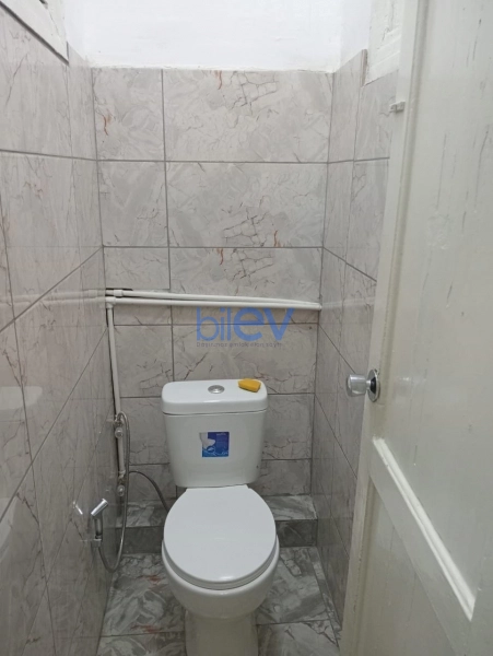 Aylıq Kirayə 2 otaqlı Köhnə Tikili bina evi  60m², Bakı