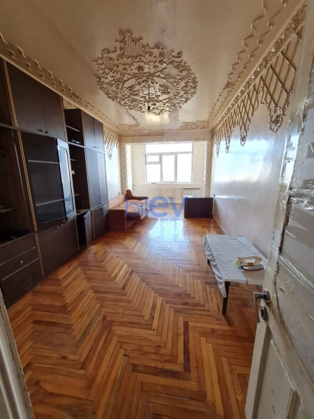 Satış 2 otaqlı Köhnə Tikili bina evi  60m², Bakı