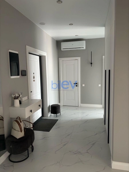 Aylıq Kirayə 3 otaqlı Yeni Tikili bina evi  120m², Bakı