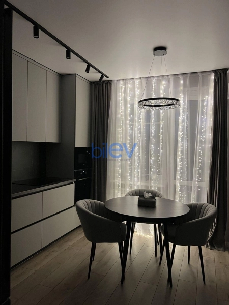 Aylıq Kirayə 3 otaqlı Yeni Tikili bina evi  120m², Bakı