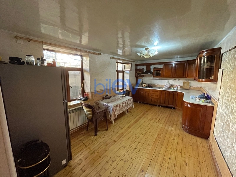 Satış 7 otaqlı Həyət evi  200m², Şamaxı
