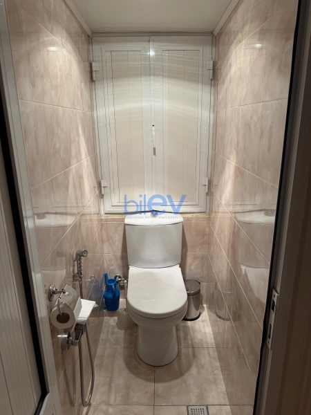 Satış 4 otaqlı Köhnə Tikili bina evi  90m², Bakı