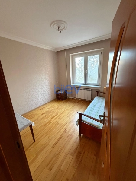 Satış 4 otaqlı Köhnə Tikili bina evi  90m², Bakı