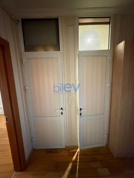 Satış 4 otaqlı Köhnə Tikili bina evi  90m², Bakı