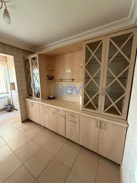Satış 4 otaqlı Köhnə Tikili bina evi  90m², Bakı