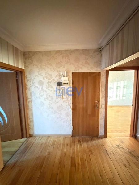 Satış 4 otaqlı Köhnə Tikili bina evi  90m², Bakı