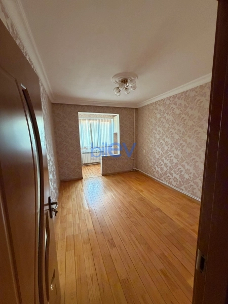 Satış 4 otaqlı Köhnə Tikili bina evi  90m², Bakı