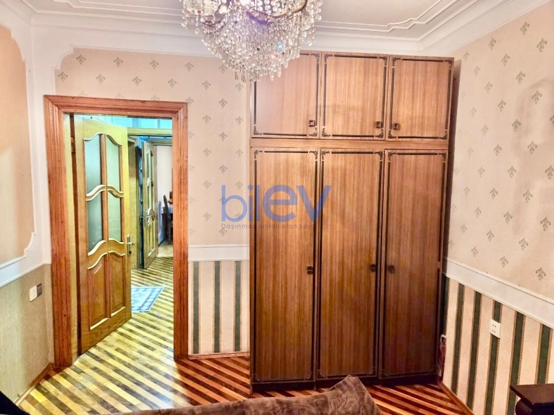 Satış 2 otaqlı Köhnə Tikili bina evi  55m², Bakı
