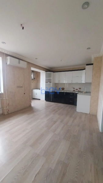 Aylıq Kirayə 3 otaqlı Köhnə Tikili bina evi  80m², Bakı