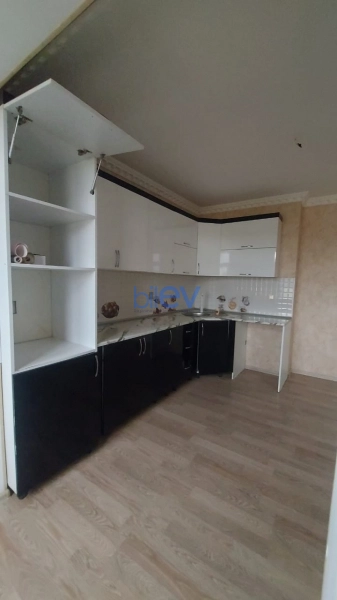 Aylıq Kirayə 3 otaqlı Köhnə Tikili bina evi  80m², Bakı
