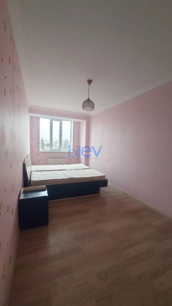 Aylıq Kirayə 3 otaqlı Köhnə Tikili bina evi  80m², Bakı