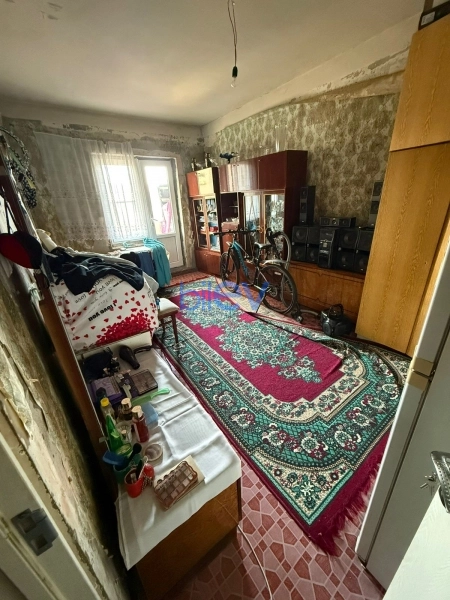 Satış 4 otaqlı Köhnə Tikili bina evi  100m², Bakı