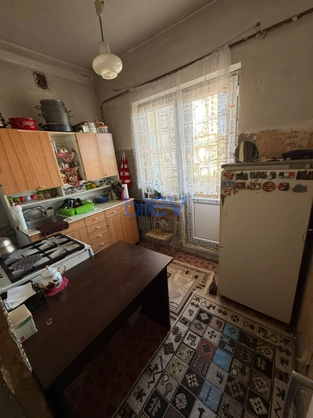Satış 4 otaqlı Köhnə Tikili bina evi  100m², Bakı