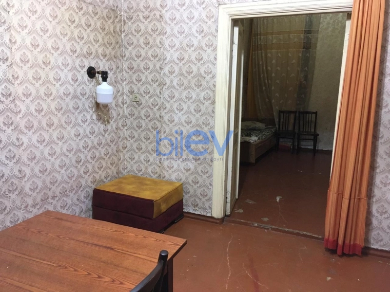 Satış 2 otaqlı Köhnə Tikili bina evi  37m², Bakı
