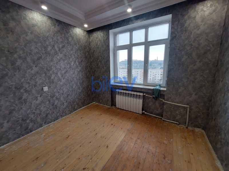 Satış 3 otaqlı Köhnə Tikili bina evi  65m², Bakı