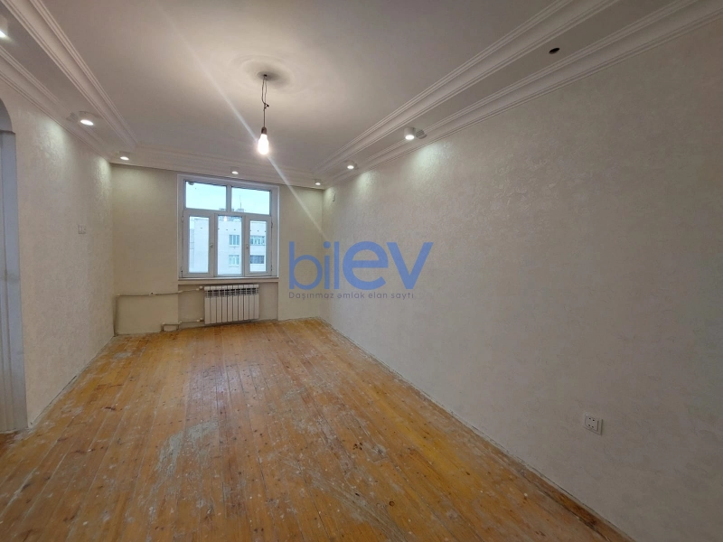 Satış 3 otaqlı Köhnə Tikili bina evi  65m², Bakı