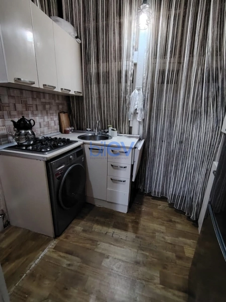 Satış 1 otaqlı Köhnə Tikili bina evi  36m², Bakı