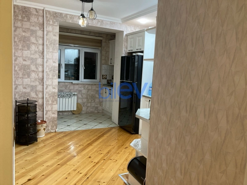 Satış 5 otaqlı Köhnə Tikili bina evi  125m², Bakı