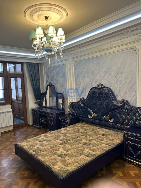 Satış 4 otaqlı Yeni Tikili bina evi  165m², Bakı