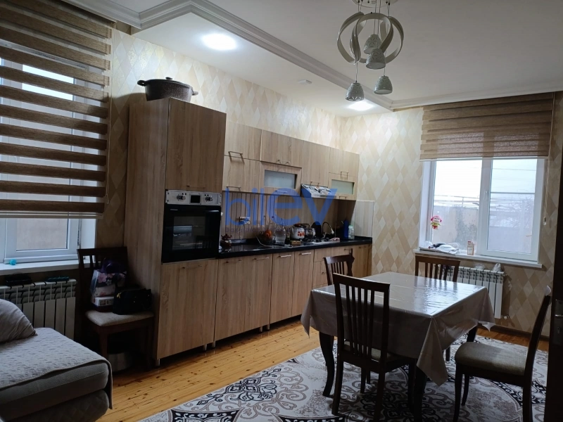 Satış 6 otaqlı Həyət evi  240m², Bakı