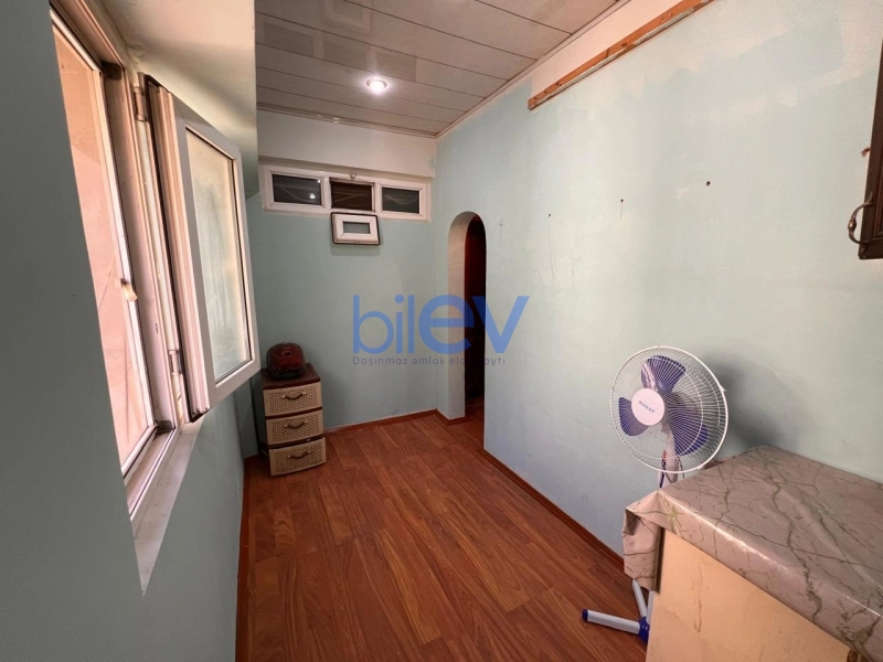 Satış 3 otaqlı Köhnə Tikili bina evi  85m², Bakı