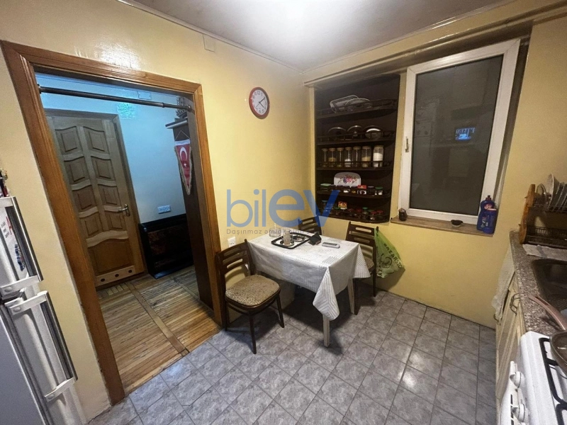 Satış 3 otaqlı Köhnə Tikili bina evi  85m², Bakı