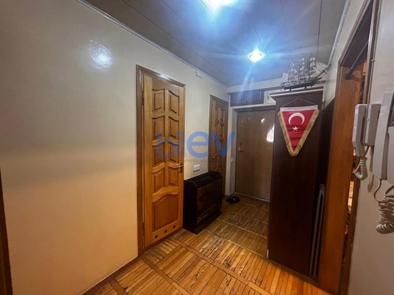 Satış 3 otaqlı Köhnə Tikili bina evi  85m², Bakı