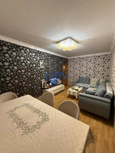 Satış 3 otaqlı Köhnə Tikili bina evi  75m², Bakı