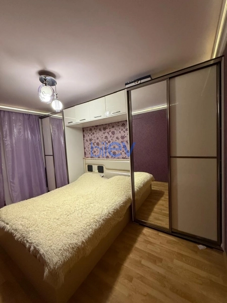 Satış 3 otaqlı Köhnə Tikili bina evi  75m², Bakı