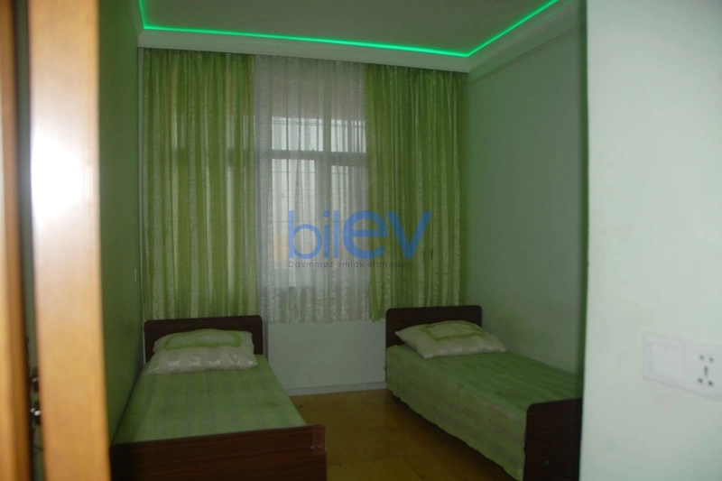 Günlük Kirayə 3 otaqlı Yeni Tikili bina evi  100m², Bakı