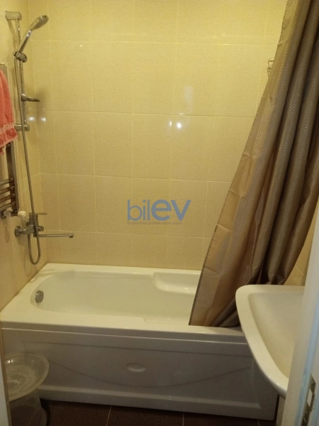 Aylıq Kirayə 3 otaqlı Yeni Tikili bina evi  80m², Bakı