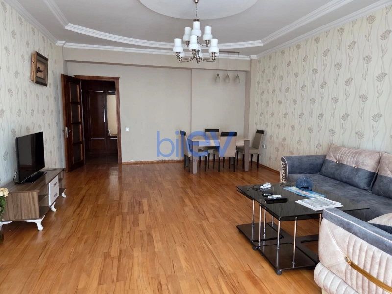 Aylıq Kirayə 3 otaqlı Yeni Tikili bina evi  140m², Bakı