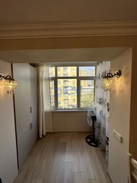 Satış 1 otaqlı Köhnə Tikili bina evi  40m², Bakı