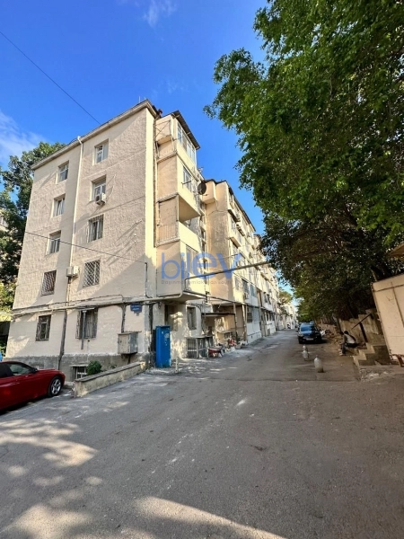 Satış 1 otaqlı Köhnə Tikili bina evi  40m², Bakı