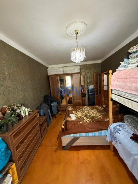 Satış 2 otaqlı Köhnə Tikili bina evi  60m², Bakı