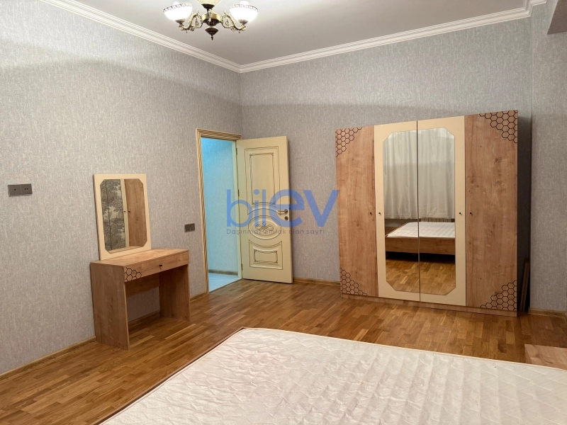 Aylıq Kirayə 3 otaqlı Yeni Tikili bina evi  90m², Bakı