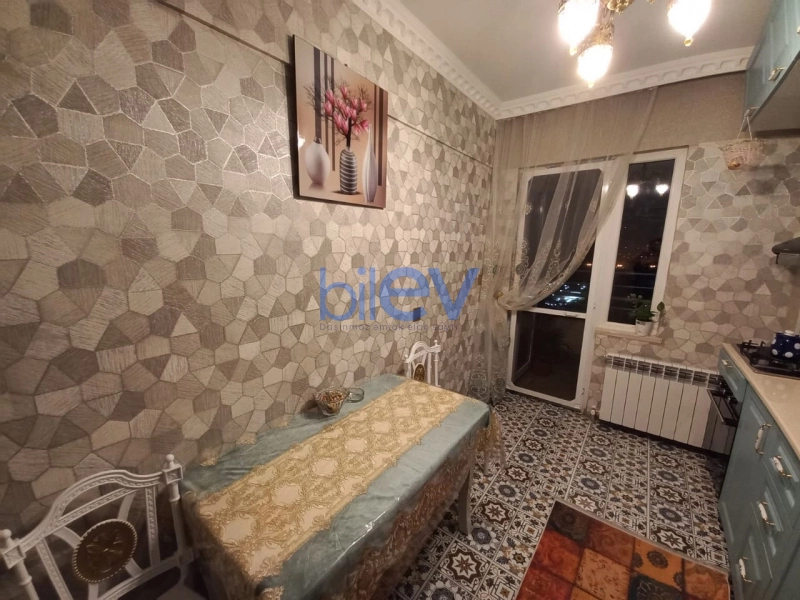 Satış 4 otaqlı Köhnə Tikili bina evi  110m², Bakı