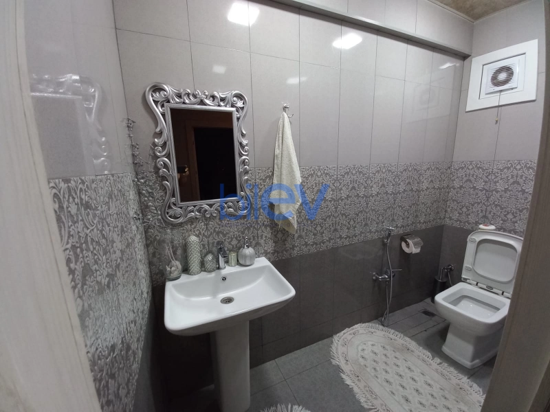 Satış 4 otaqlı Köhnə Tikili bina evi  110m², Bakı
