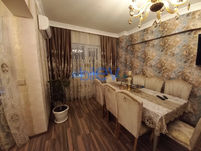 Satış 4 otaqlı Köhnə Tikili bina evi  110m², Bakı