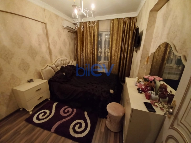 Satış 4 otaqlı Köhnə Tikili bina evi  110m², Bakı