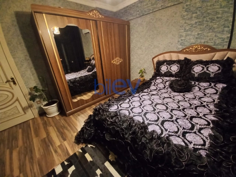 Satış 4 otaqlı Köhnə Tikili bina evi  110m², Bakı
