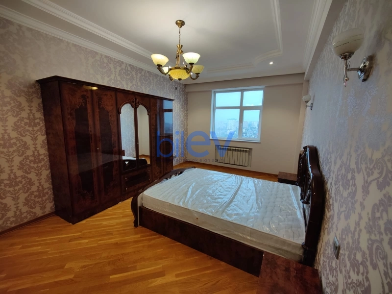 Aylıq Kirayə 3 otaqlı Yeni Tikili bina evi  140m², Bakı