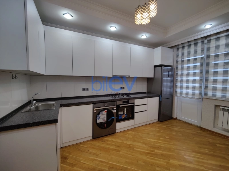 Aylıq Kirayə 3 otaqlı Yeni Tikili bina evi  140m², Bakı