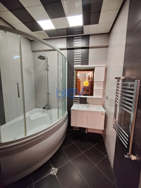 Aylıq Kirayə 3 otaqlı Yeni Tikili bina evi  140m², Bakı