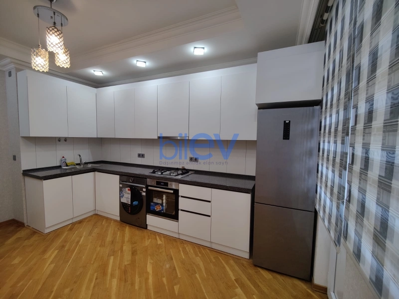 Aylıq Kirayə 3 otaqlı Yeni Tikili bina evi  140m², Bakı