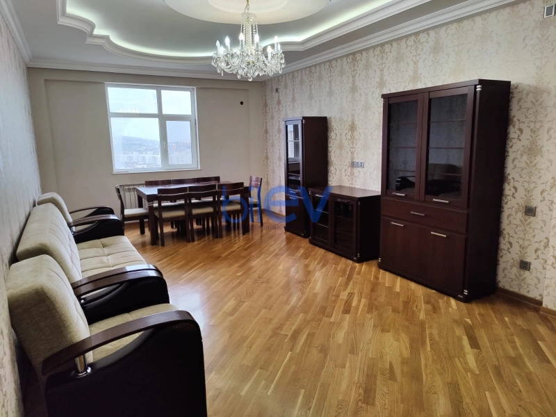 Aylıq Kirayə 3 otaqlı Yeni Tikili bina evi  140m², Bakı