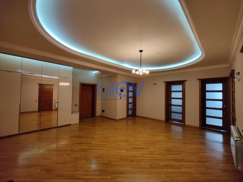 Aylıq Kirayə 3 otaqlı Yeni Tikili bina evi  140m², Bakı