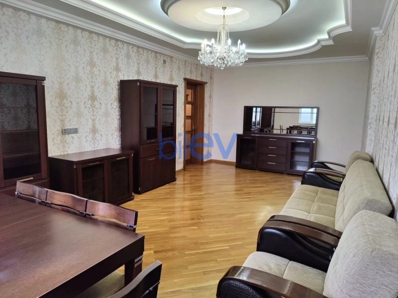 Aylıq Kirayə 3 otaqlı Yeni Tikili bina evi  140m², Bakı